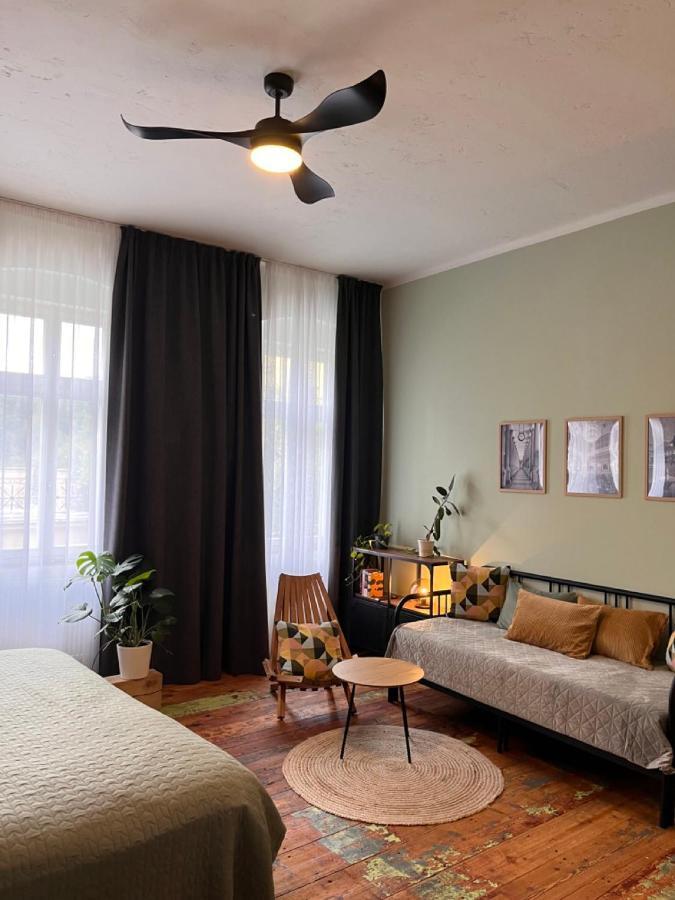 Four Rooms Carlsbad Authentic Karlovy Vary Exterior photo